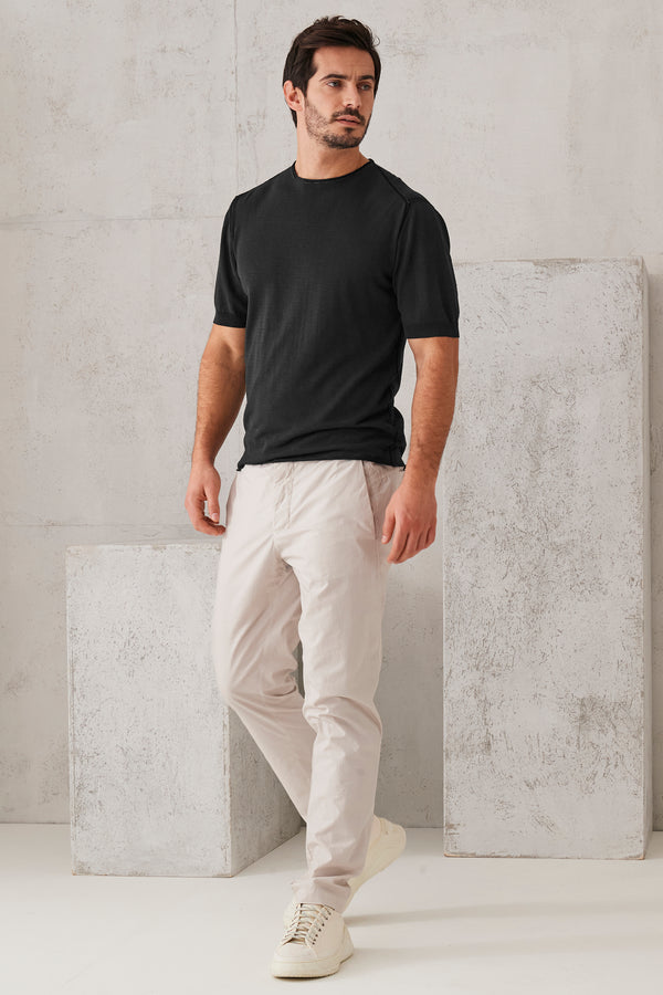 T-shirt bicolore in maglia di cotone e viscosa lavorata in vaniset. | 1008.CFUTRT9440.U10
