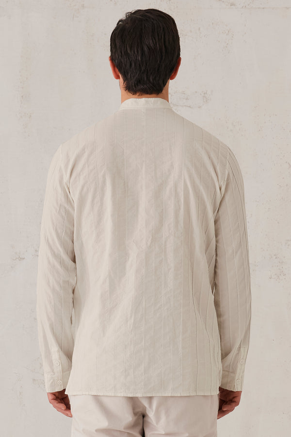 Camicia loose-fit in tela di cotone goffrato a righe con collo alla coreana | 1008.CFUTRTI181.U01