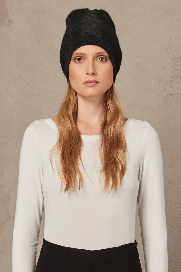 Alpaca and wool knit cap with cable | 1007.HATDTRS12477.13
